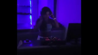 aqui me invitaron a hacer de DJ en un club nocturno———HOLA MIS AMORES SI TE GUSTO MI VIDEO TE DEJARE UN ENLACE PARA QUE PUEDAS VERME DESNUDA Y TOCANDOME—  http://zipansion.com/20242551/abigail-fotos-videos-x